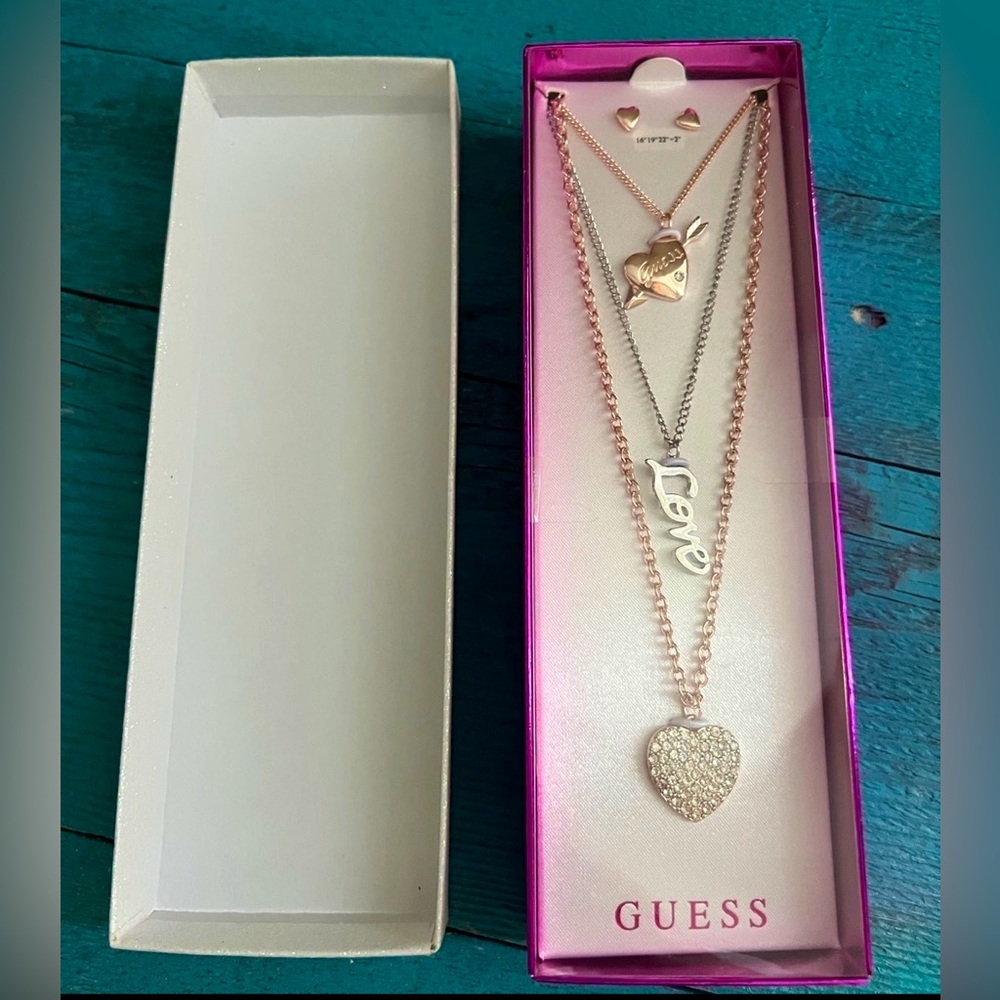NWT Guess rhinestone Layered Necklace and Earring Set